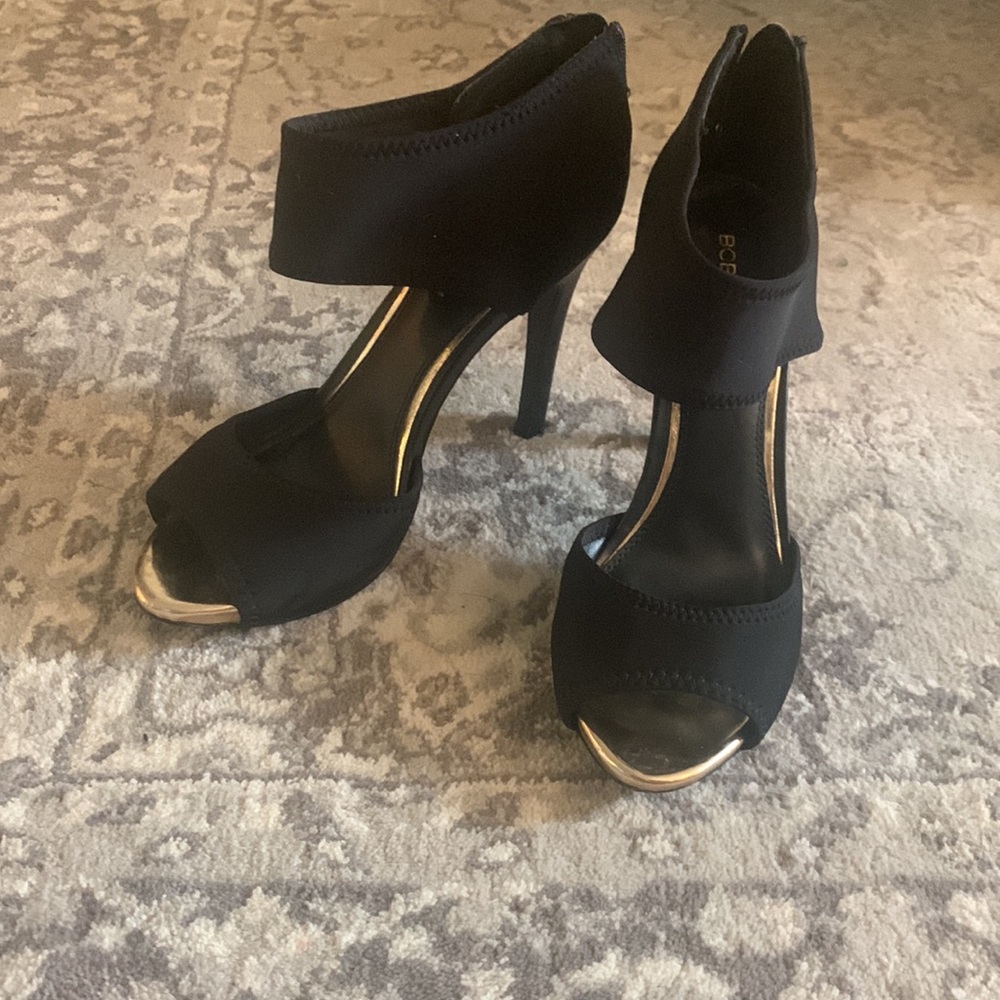 BCBG stiletto 👠 heels